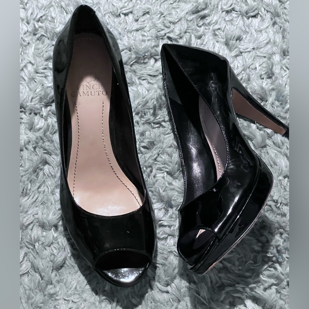 Women Vince Camuto Patented Leather Black Peep Toe “ Heels shoe sz 7 Church